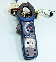 АСМ-2353 Клещи токовые - Измерение переменного тока (первая строка), возможно также отображение переменного напряжения (вторая строка)